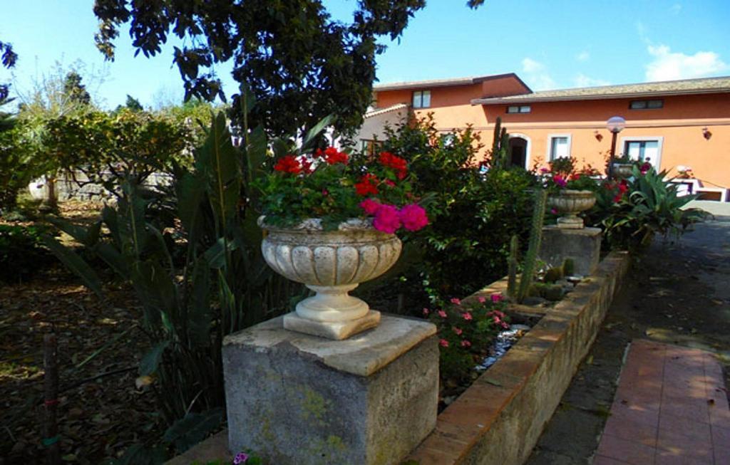 Baglio Delle Rose Bed & Breakfast Giarre Exterior photo