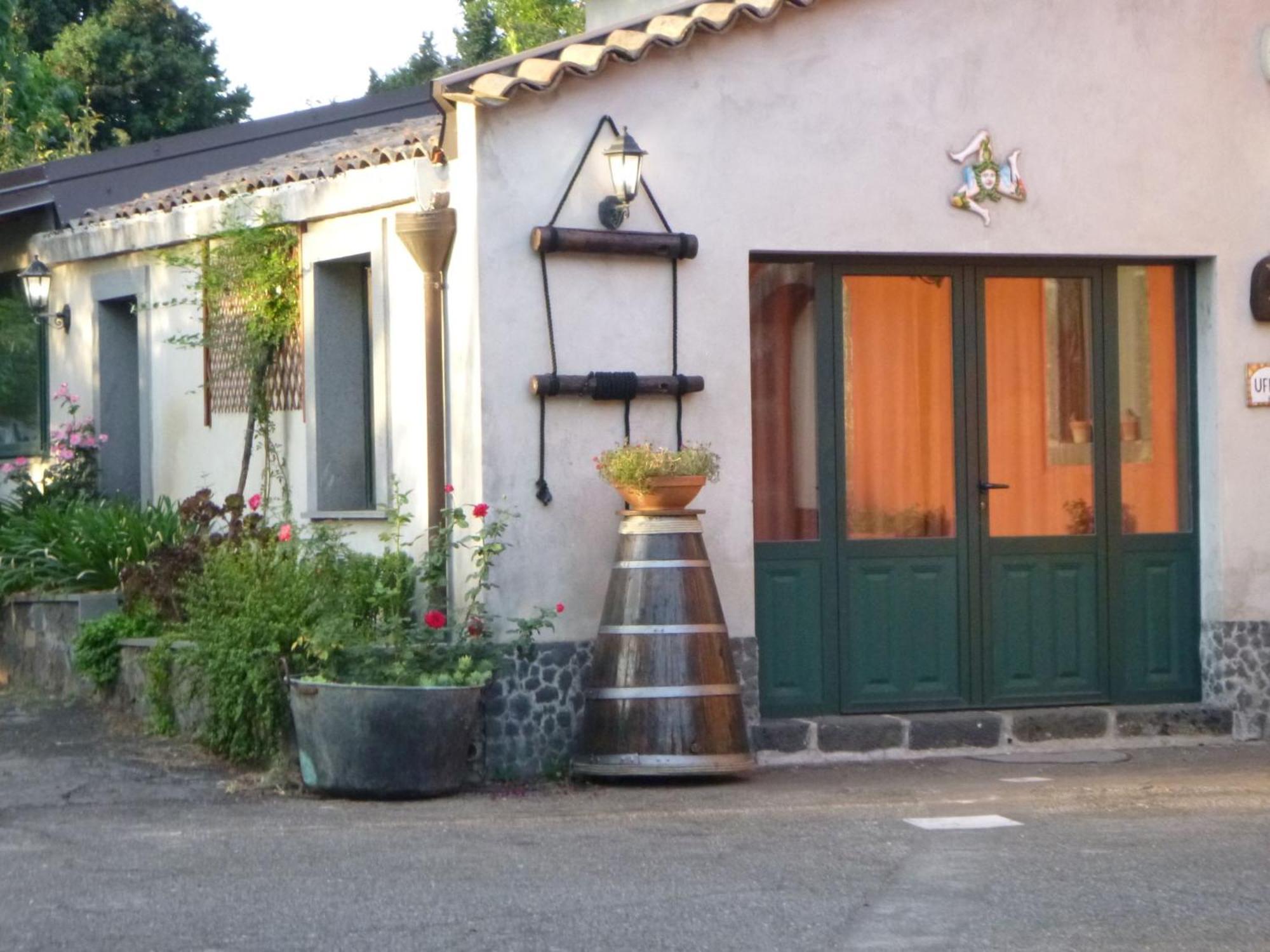 Baglio Delle Rose Bed & Breakfast Giarre Exterior photo