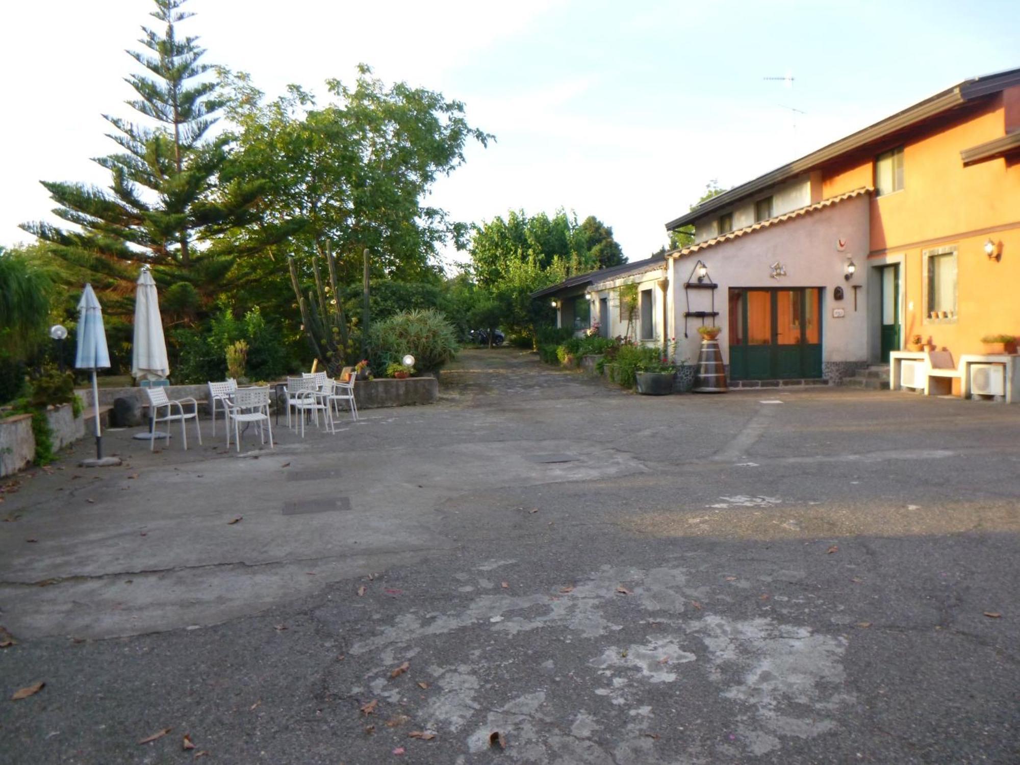 Baglio Delle Rose Bed & Breakfast Giarre Exterior photo